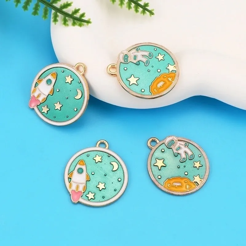 1 Piece Cartoon Style Simple Style Astronaut Star Rocket Alloy Pendant Jewelry Accessories