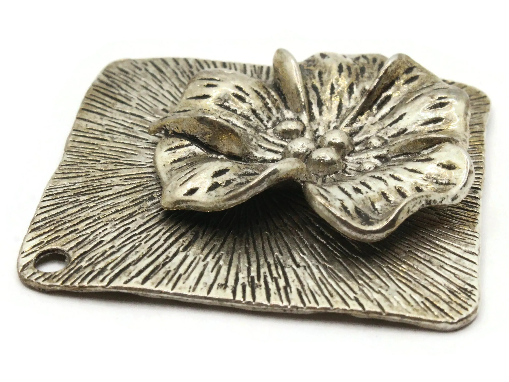 65mm Silver Metal Flower and Diamond Pendant