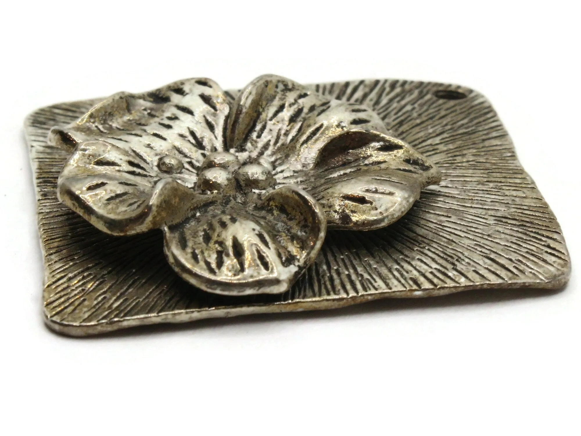 65mm Silver Metal Flower and Diamond Pendant