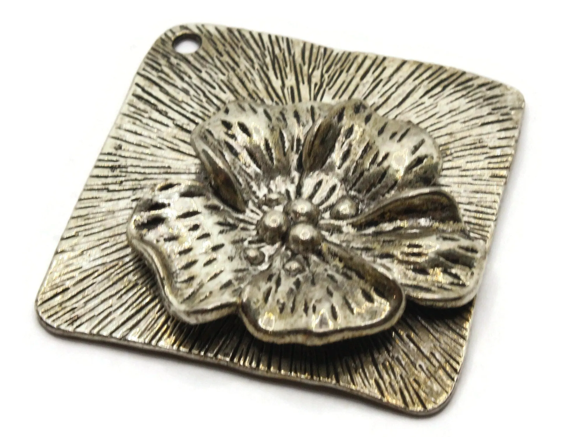 65mm Silver Metal Flower and Diamond Pendant