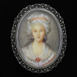 Antique Victorian sterling silver brooch with hand painted portrait. j-pnvc1037sbk