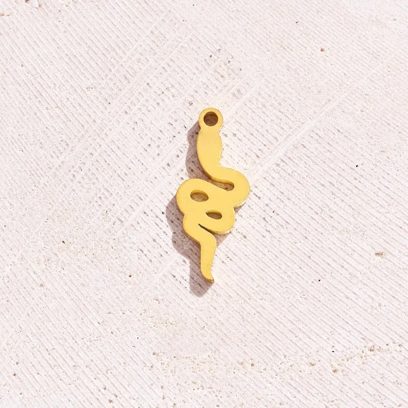 Best Seller In Europe And America DIY Ornament Accessories Vacuum Plating Hollow Snake Oval Ring Angel Wing Pendant In Furnace