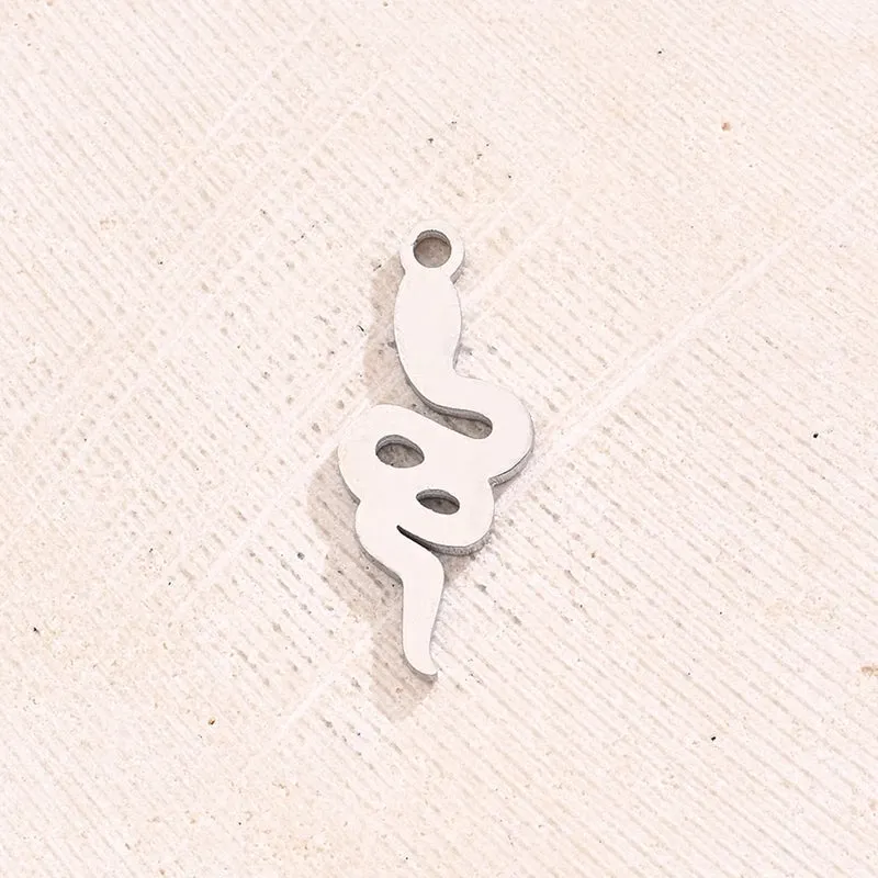 Best Seller In Europe And America DIY Ornament Accessories Vacuum Plating Hollow Snake Oval Ring Angel Wing Pendant In Furnace