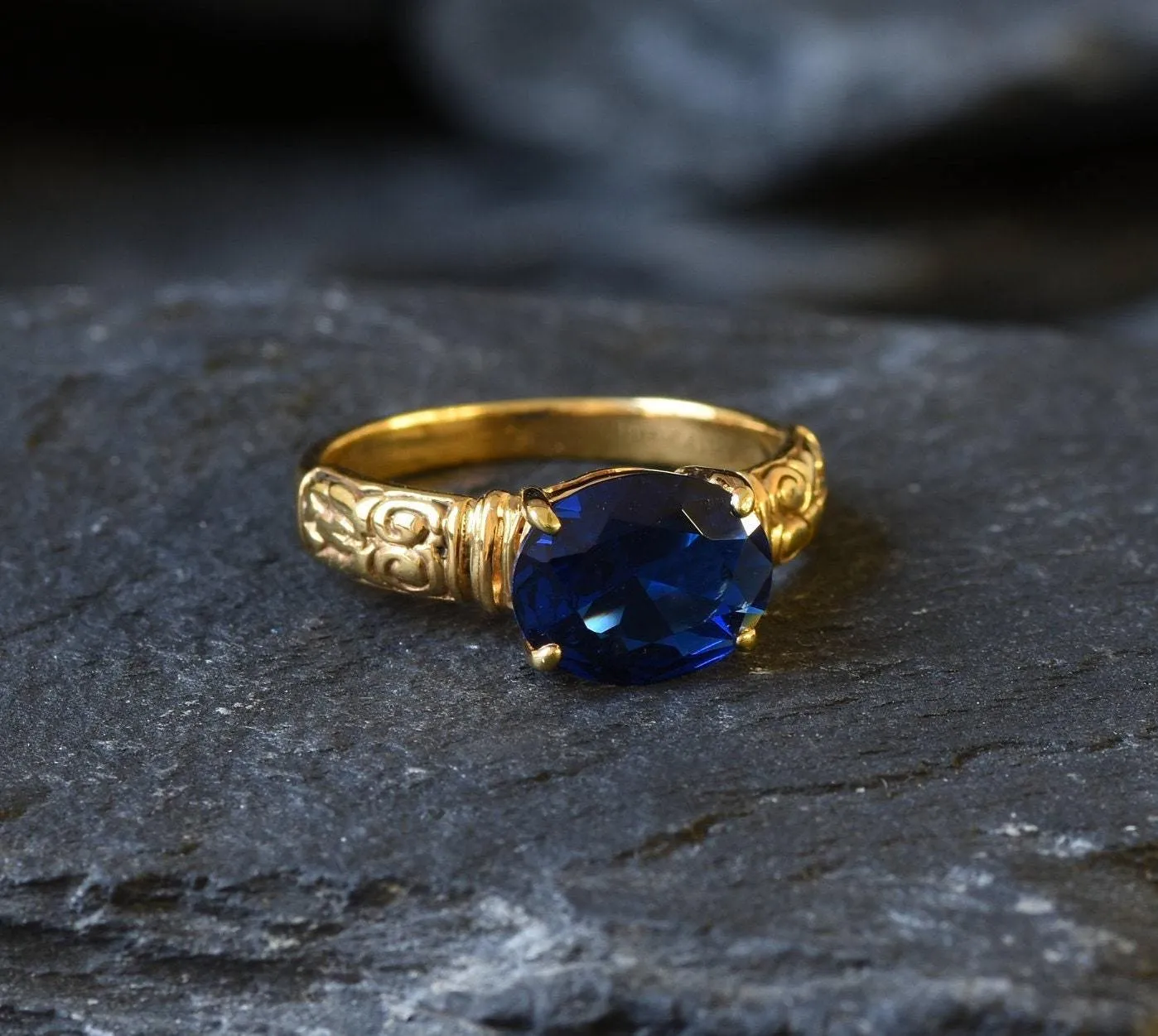 Gold Sapphire Ring - Blue Tribal Ring - Vintage Horizontal Ring