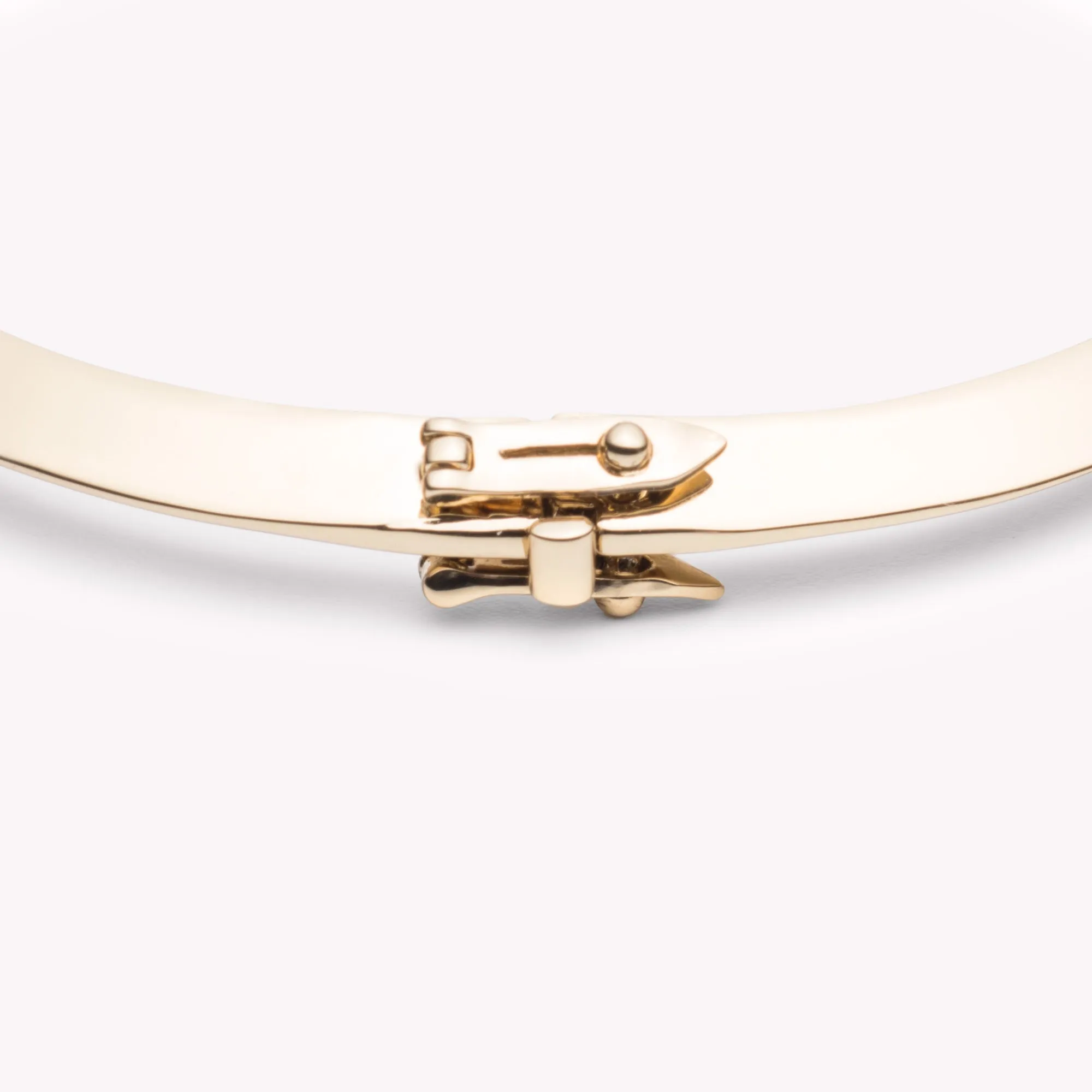 PEAKED CUFF