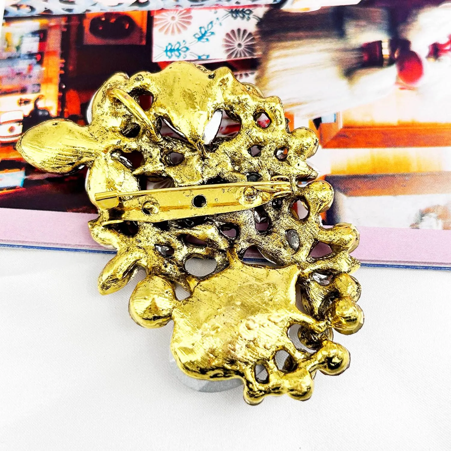 SELOVO Rhinestone Flower Statement Broach Brooch Pin Vintage Gold Tone