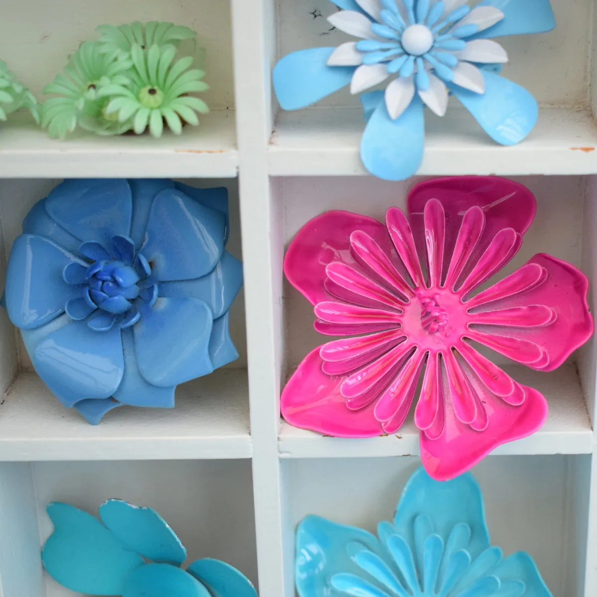Vintage 1970s Enamel Brooch Pins - Flowers