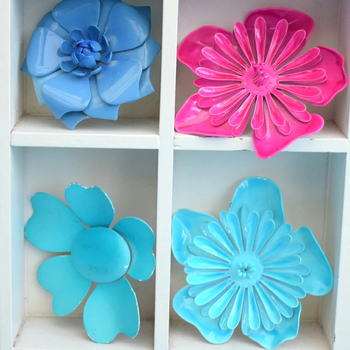 Vintage 1970s Enamel Brooch Pins - Flowers