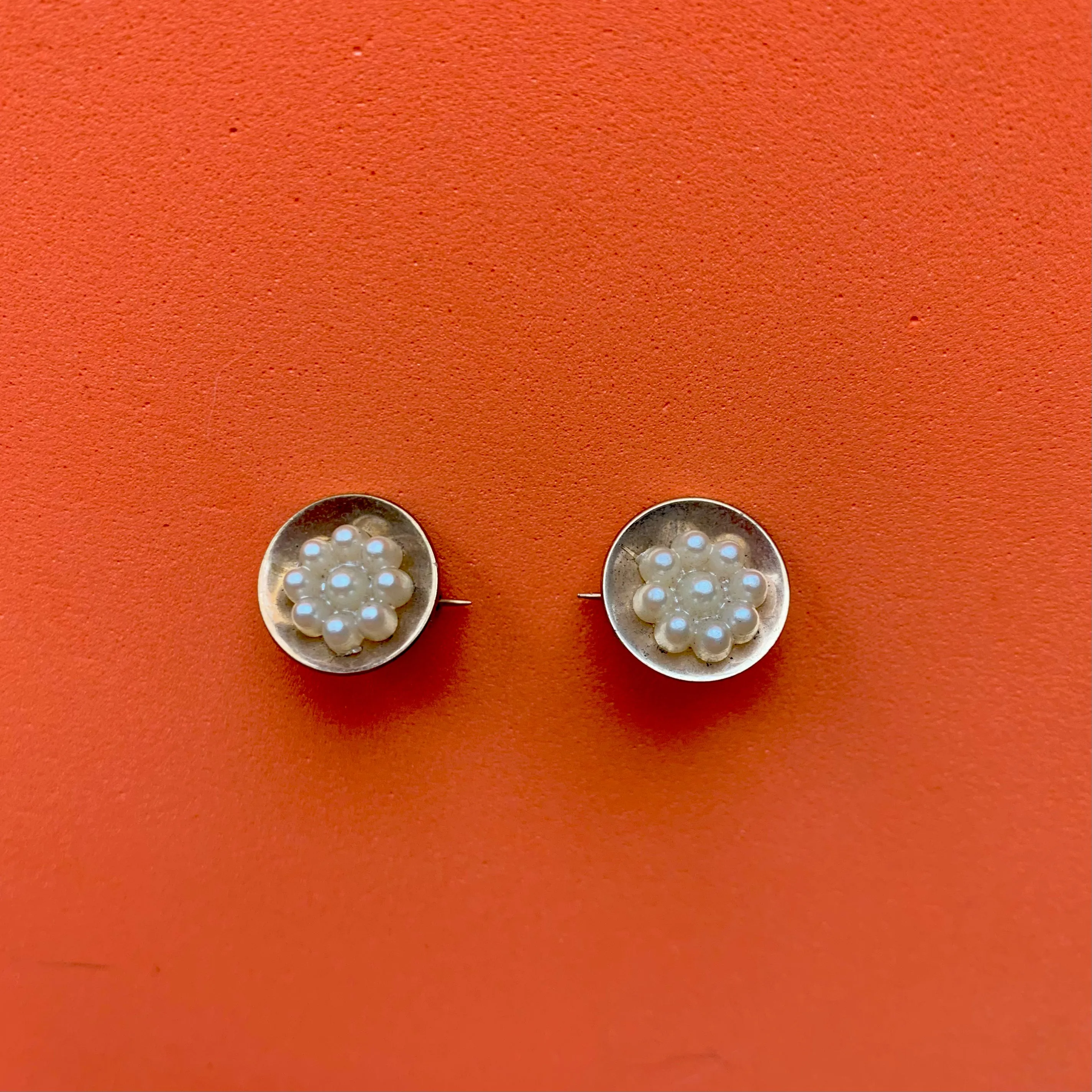 Vintage Pearl Cluster Gold-Toned Flower Collar Pins Set